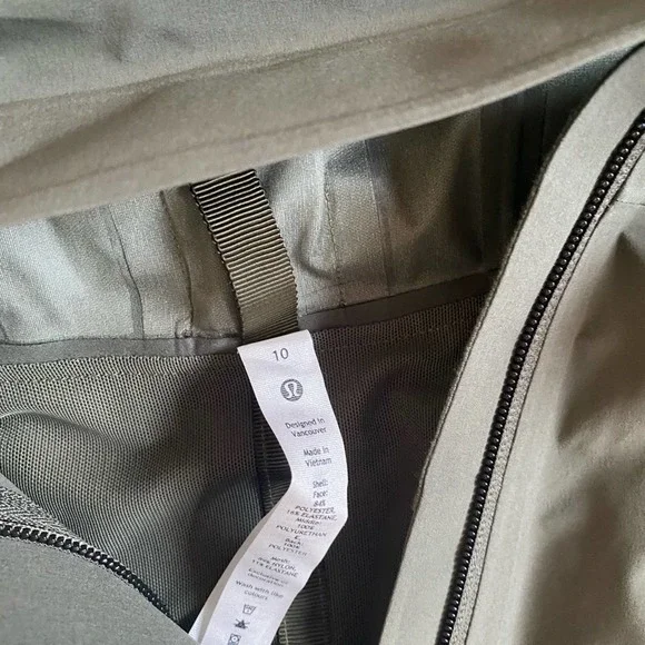 lululemon Rebel stretch rain Jacket